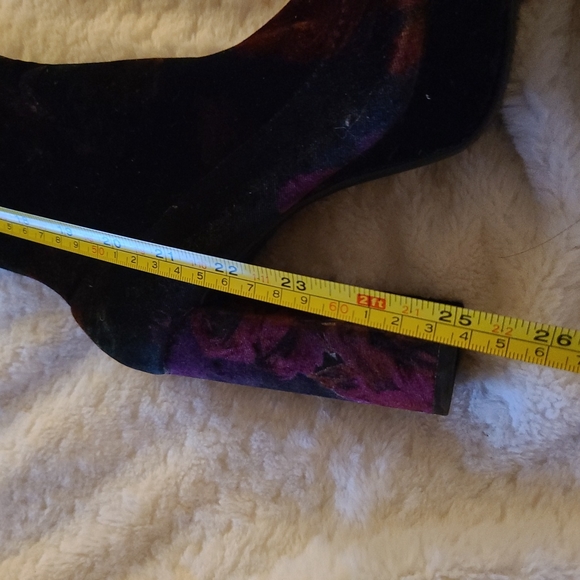 Madden Girl Size 7 Black Velvet Floral Sock Boots - Picture 7 of 14
